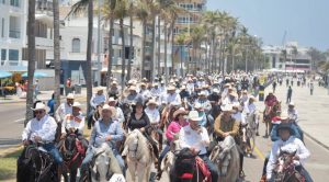 Cabalgata reúne a 3 mil jinetes y caballos en el cierre del Congreso del Caballo